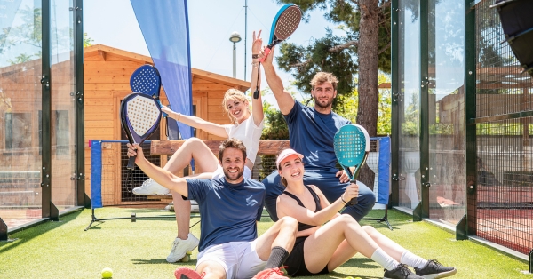 יום גיבוש על המגרש: כך מפיקים אירוע חברה מוצלח במועדון פאדל