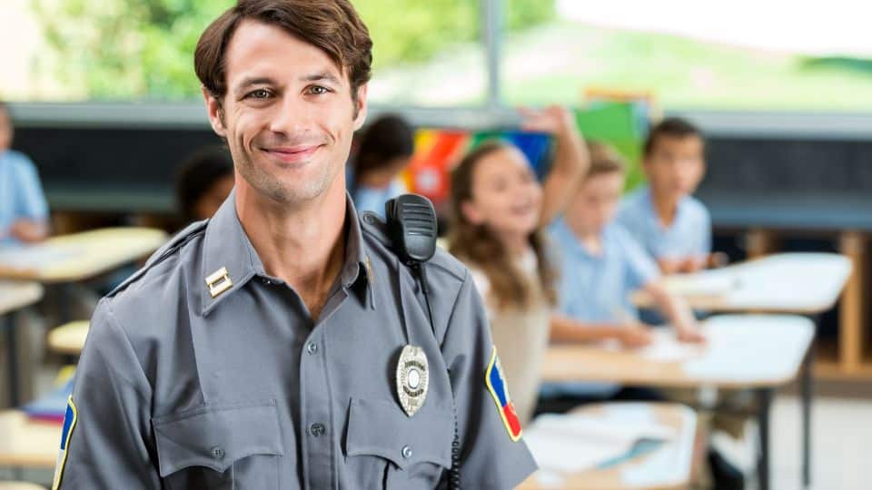 אתם מחפשים חברת מימוש זכויות מול גופים ממשלתיים? הכירו את "זכויות"!